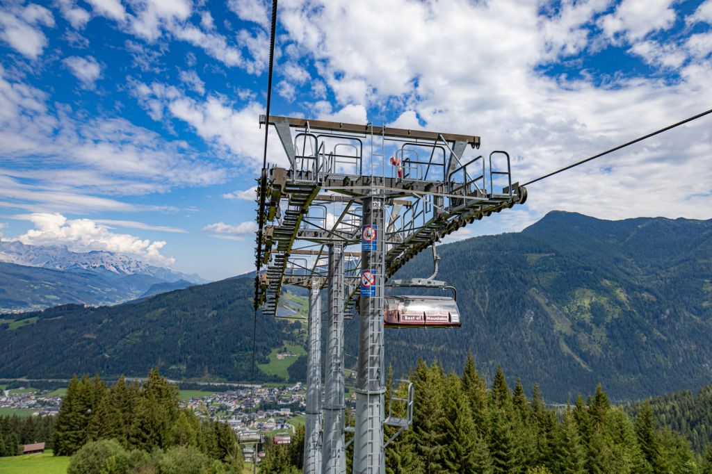 Star Jet 1 - Flachau - Bergbahn-Bilder - 2.800 Personen kann der Star Jet 1 pro Stunde transportieren. - © alpintreff.de - Christian Schön