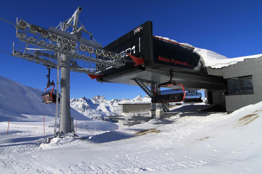 Palinkopfbahn und Gampenbahn - Ebenfalls oben am Palinkopf befindet sich übrigens auch die Bergstation der Gampenbahn, die im darauffolgenden Jahr erneuert wurde. - © TVB Paznaun - Ischgl