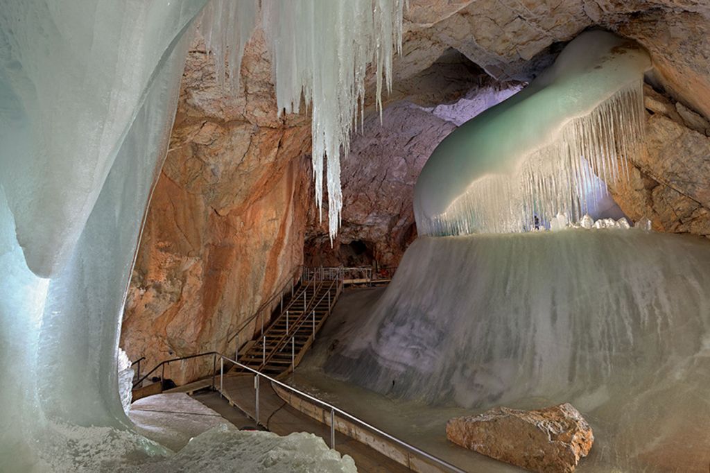 Eisriesenwelt - Auch die Eisorgel gehört zur größten EIshöhle der Welt. - © eisriesenwelt.at