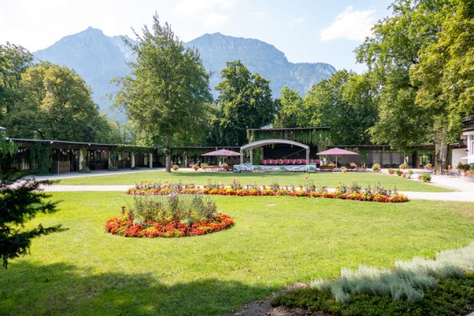 Michael Ende Kurpark in Garmisch - Der Kurpark in Garmisch ist nach dem Schriftsteller Michael Ende (z. B. Momo) benannt. - © alpintreff.de